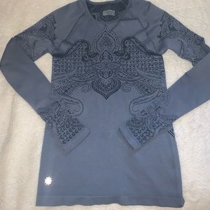 Athleta long sleeve shirt size small